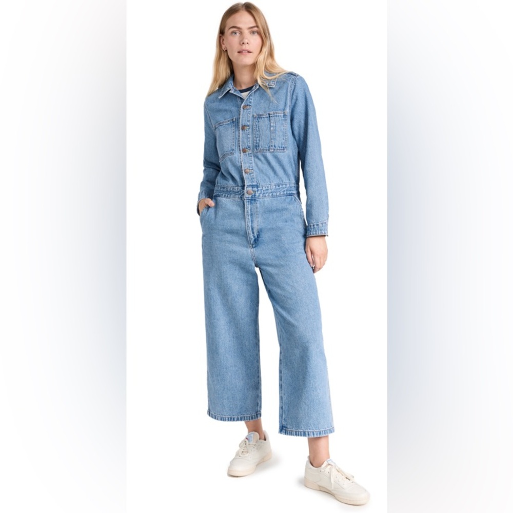 Levi’s Iconic Jumpsuit • M